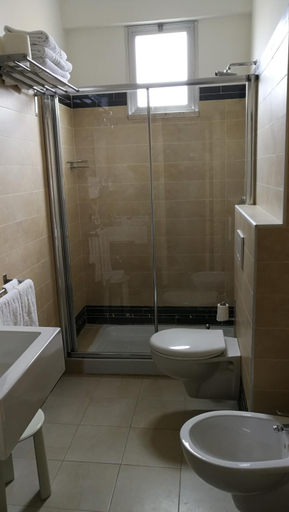 Bathroom 3, Hotel Alaska, Rimini