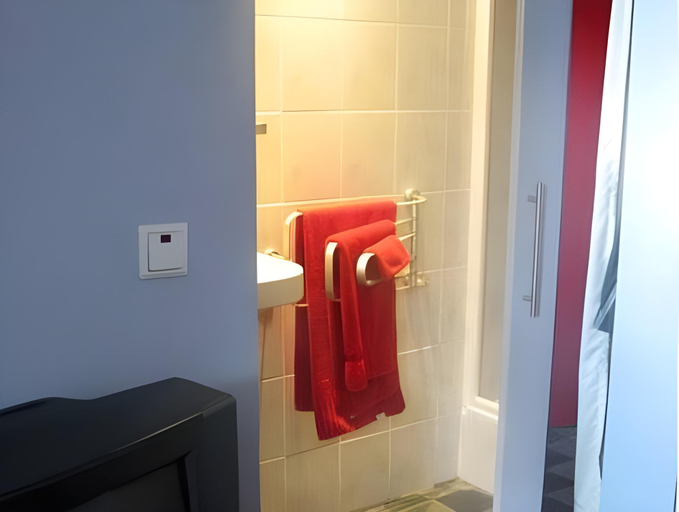 Bathroom 2, B&B Tolkantoor, Terneuzen