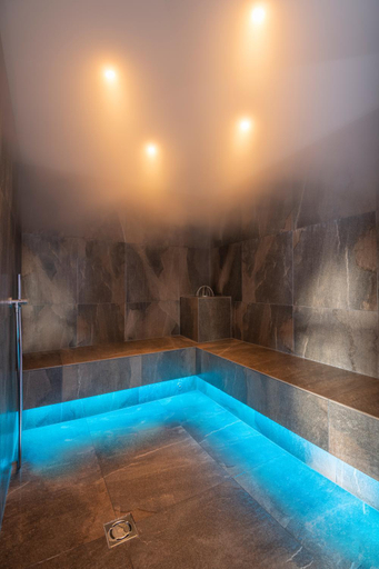 Sport & Beauty 2, Historic Hotel Alte Goste, Bolzano