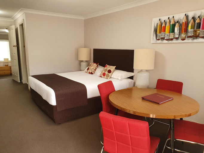 Bedroom 3, The Aston Motel - Tamworth, Tamworth Regional - Pt A
