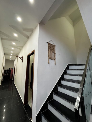 Others 5, Shree Radha Vallabh Palace- 800 m from prem mandir, Mathura