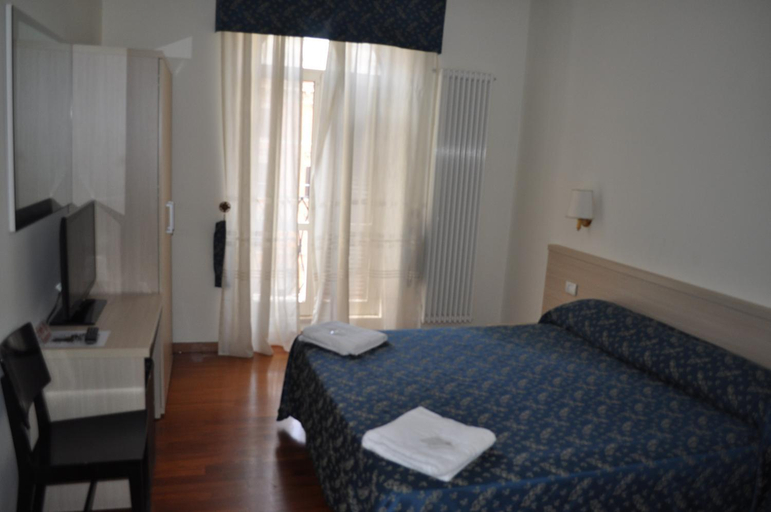 Others 5, Karina Suite, Roma
