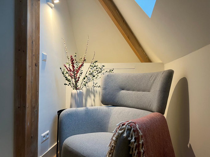Others 5, Inn Het Nest, Amsterdam