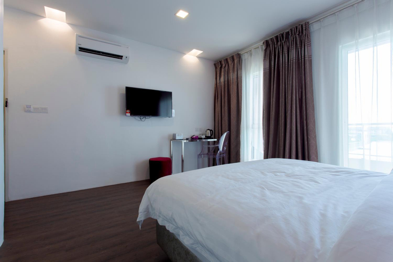 Bedroom 6