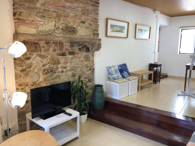 Others 5, Apartment 1 , Sintra