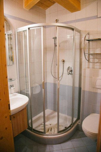 Bathroom 3, Bio-Landpension Monika, Innsbruck Land