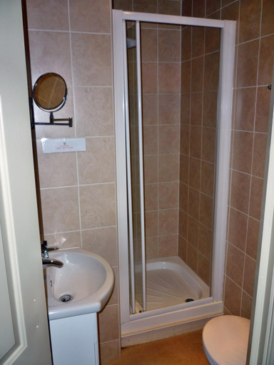 Bathroom 3, The Royal Oak Inn, Cornwall