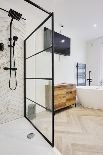 Bathroom 10