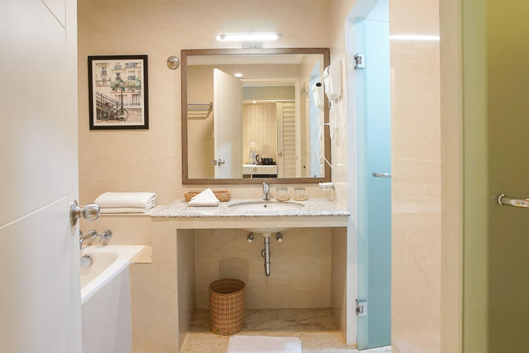 Bathroom 7