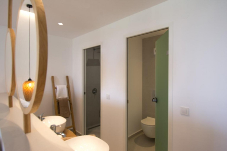 Bathroom 4, Aqua Blu, Crete