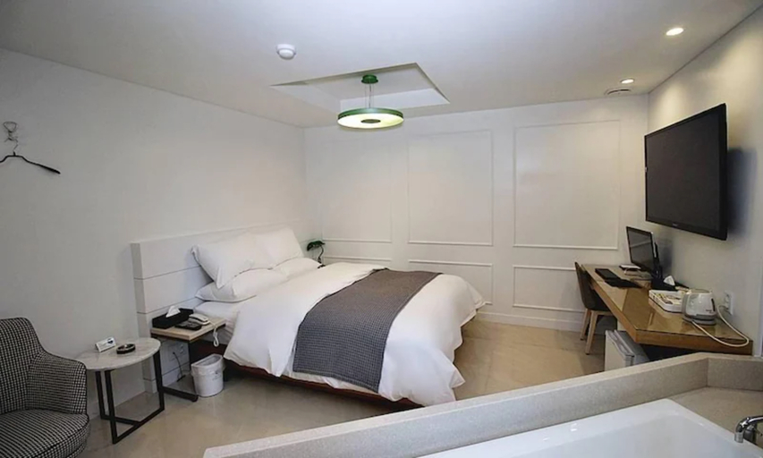 Bedroom 3, Circle Hotel Seoul, Mapo