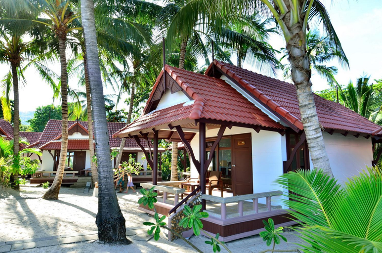 Exterior 12