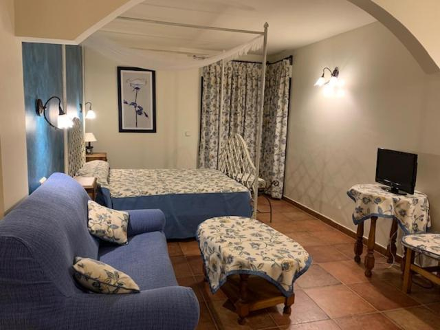 Bedroom 2, Hotel Langa, Segovia