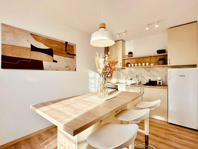 Others 5, Apart-Hotels-Sofia, AHS, Stolichna