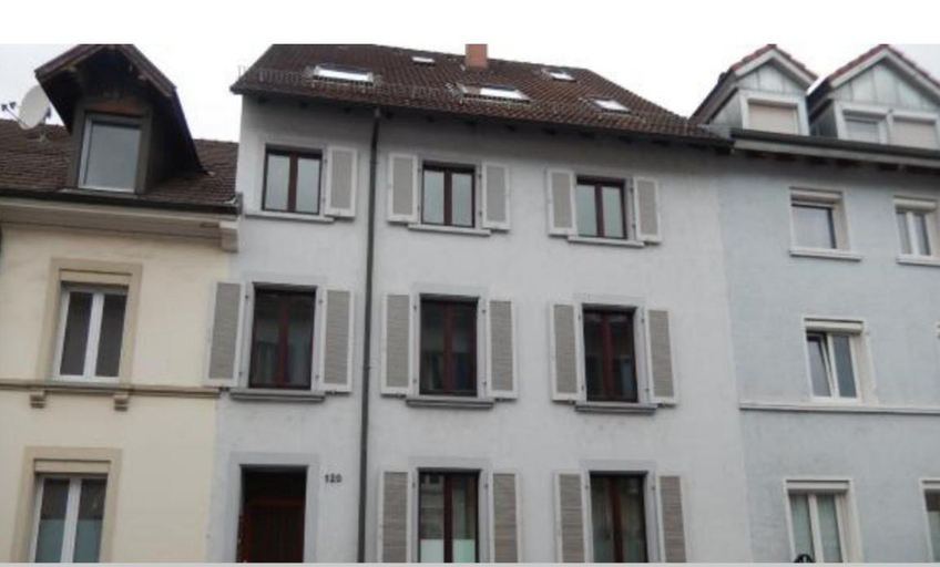 Exterior 10