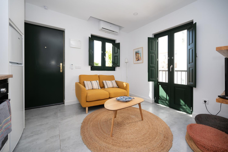 Others 4, Lovely house in peaceful courtyard, Málaga