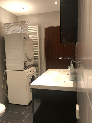 Bathroom 12