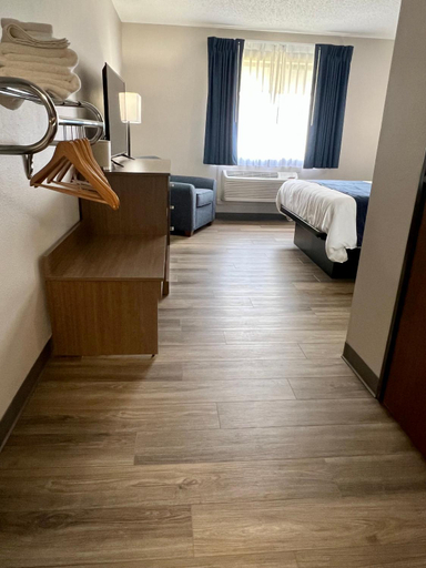Bedroom 2, Hilltop Inn & Suites, Delaware