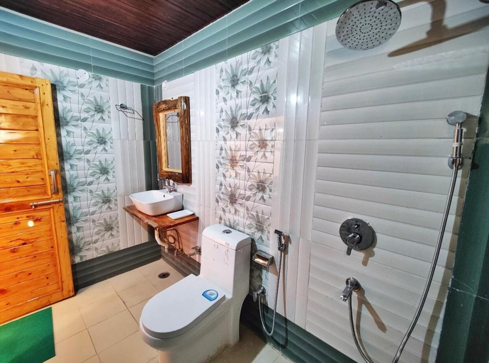 Bathroom 4, Hotel Basa Palace By GRB, Shimla