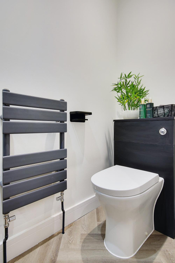 Bathroom 14