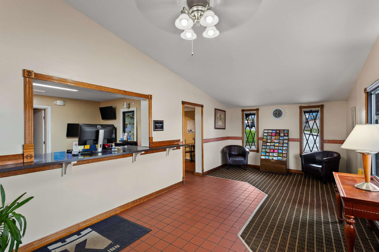 Public Area 2, Knights Inn Ashland, Boyd