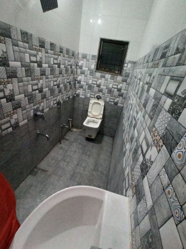 Bathroom 3, Hotel adiraj palace and lodging, Ahmadnagar
