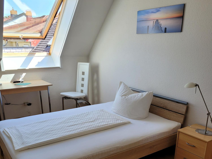 Bedroom 3, Hotel Scheffelhof, Waldshut