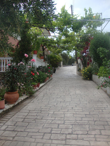 Others 5, Nikolaou Thomas House, Epirus