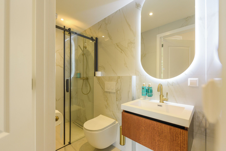 Bathroom 3, Novallure Villa Margaretha, Rijswijk