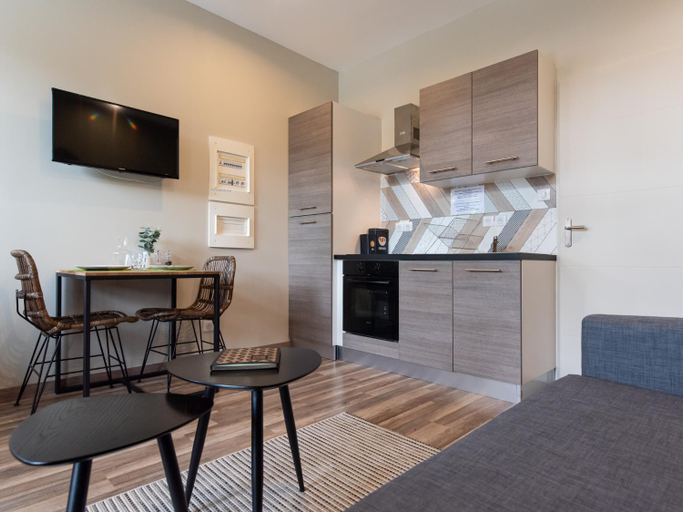 Others 4, Legend- Parking prive Gratuit- Terrasse privee- Wifi - Convert - Alimentec, Ain