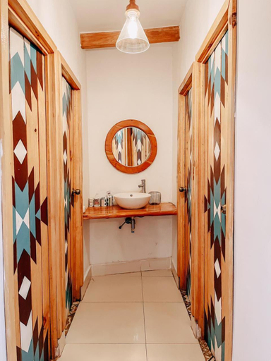 Bathroom 10