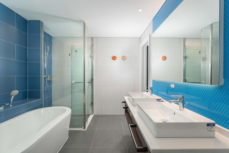 Bathroom 28