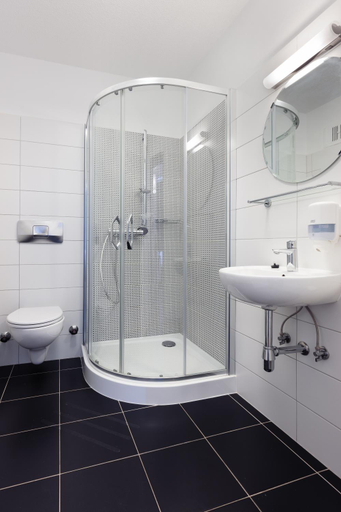 Bathroom 4, Hostel Marmota, Innsbruck