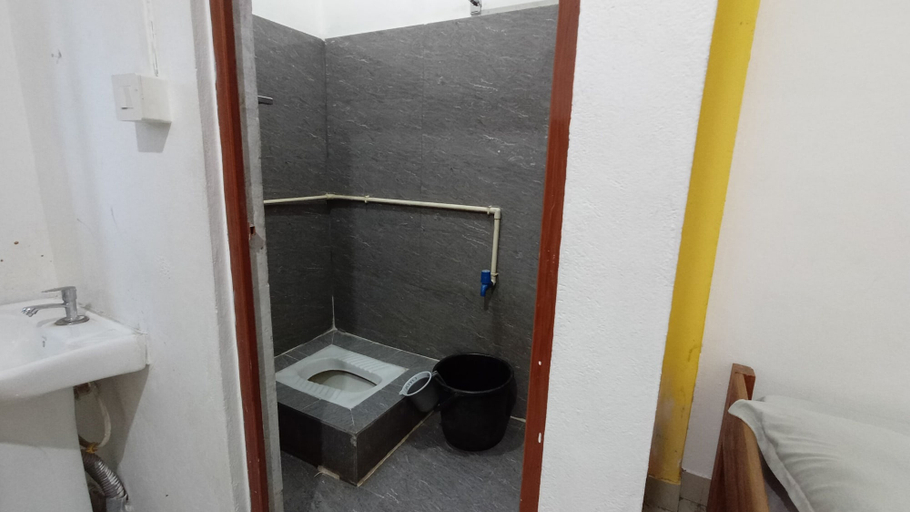 Bathroom 3, Hotel Aanggong, Papum Pare