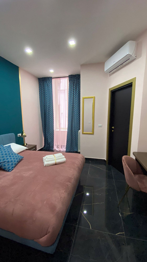 Bedroom 4, Katarios Suite, Napoli