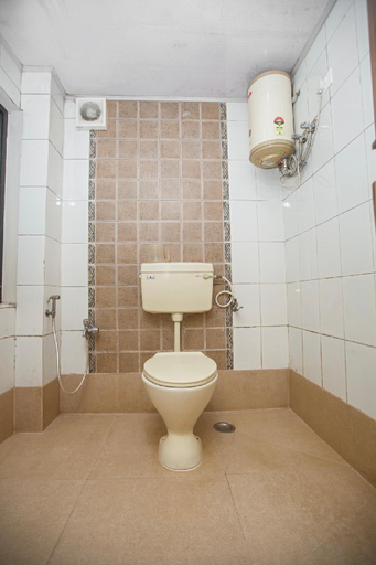 Bathroom 4, Hotel Maneck Residency, The Nilgiris