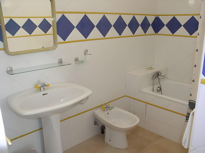 Bathroom 3, Hotel l'Hippocampe, El Jadida
