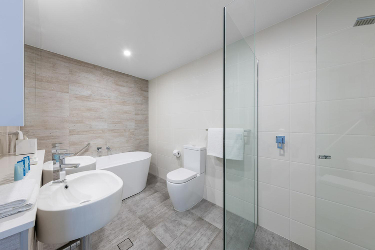 Bathroom 11