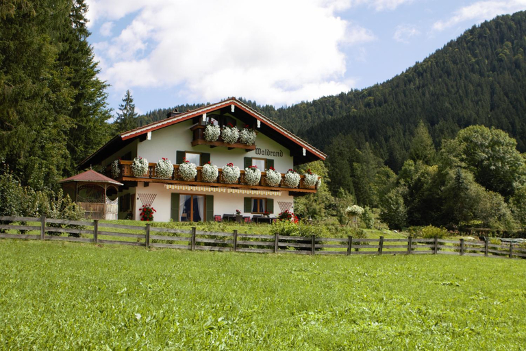 Others 4, Landhaus am Waldrand, Berchtesgadener Land