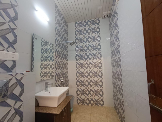 Bathroom 4, Hotel Snow Ark inn, Dalhousie, Chamba