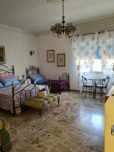 Others 5, Casa di Nonna Signorina, Catania