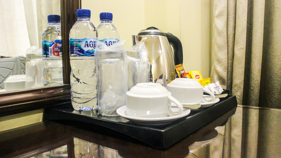 Narita Hotel Tangerang - Tap to explore photos