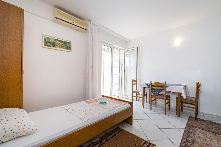 Bedroom 3, Nice Apartment Silvia 1 for 4 Persons, Novalja