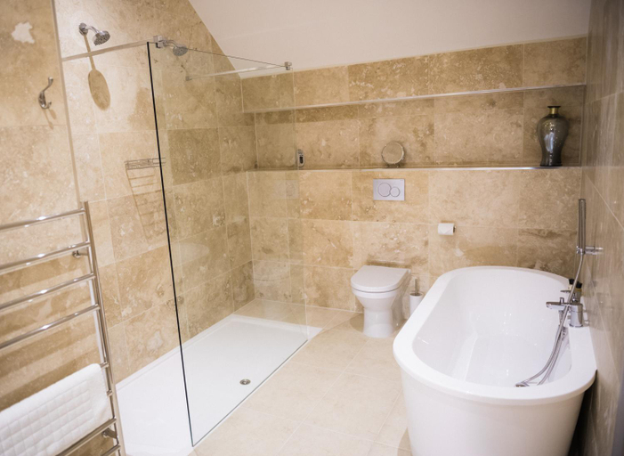Bathroom 3, Rutland Water Courtyard Rooms, Rutland