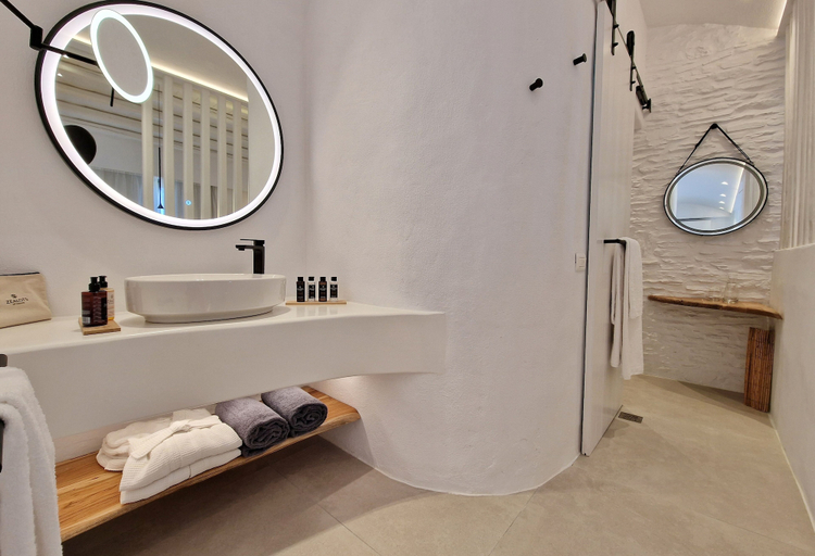 Bathroom 4, AGADA Folegandros, South Aegean