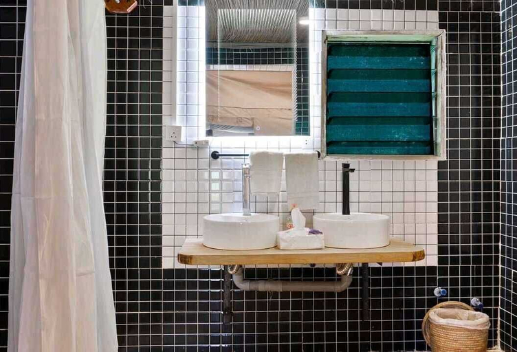 Bathroom 3, Oldarpoi Mara Camp, Narok West
