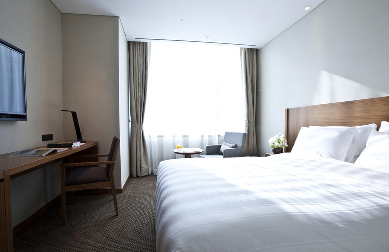 Bedroom 28