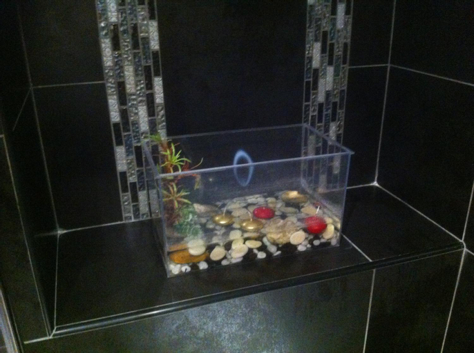 Bathroom 13