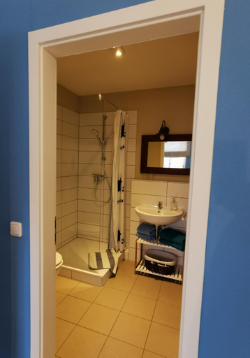 Bathroom 2, Bed&Breakfast Wagner "im Alten Pfarrhaus", Ostprignitz-Ruppin
