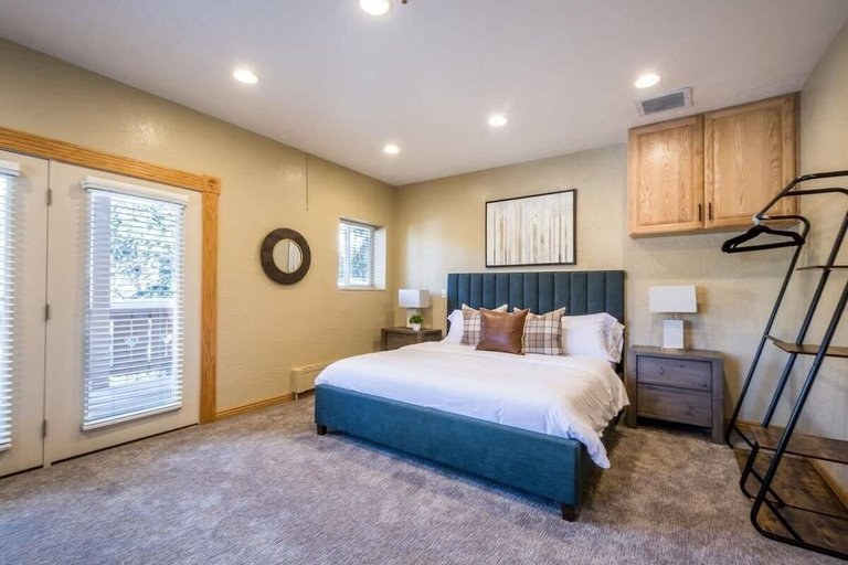Bedroom 1, Brighton Chalet, Salt Lake